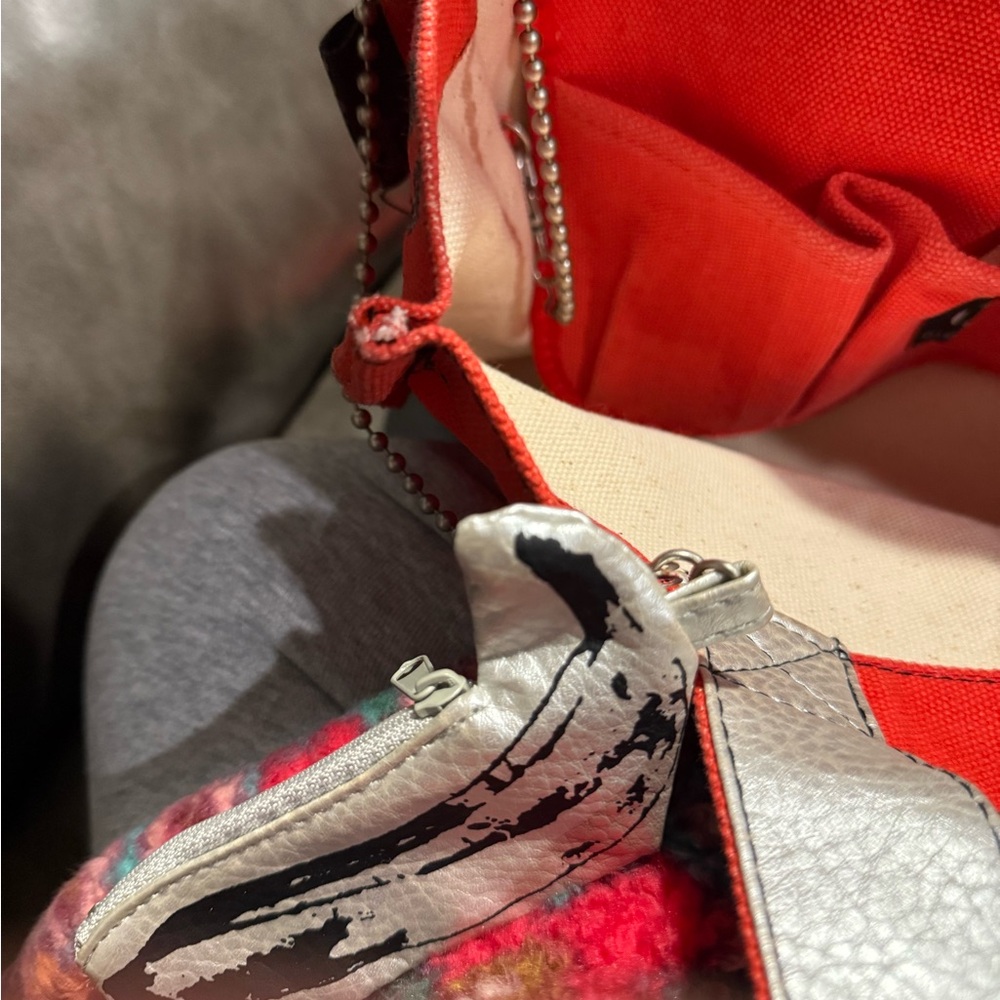 Andy Warhol Jackie O Red Tote Bag - Picture 5 of 13